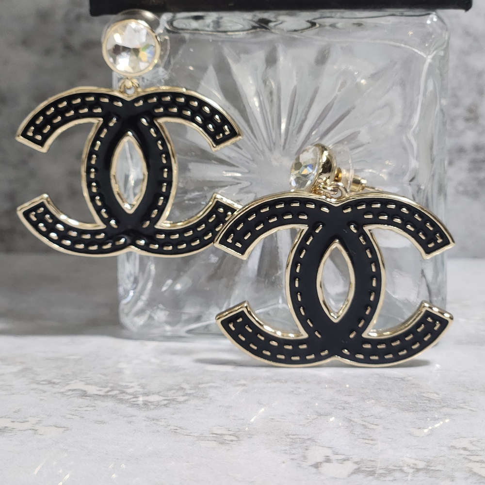Chanel Black and Gold Drop Earrings✨️ - Picture 3 of 9